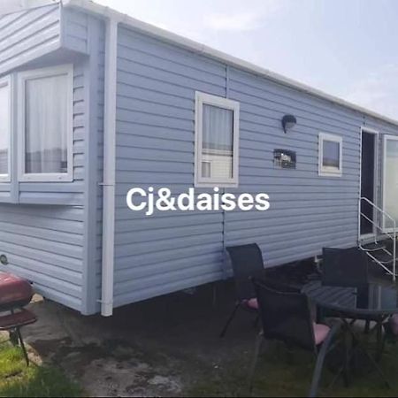 Cj & Daisies Holiday Home Prestatyn Exterior photo